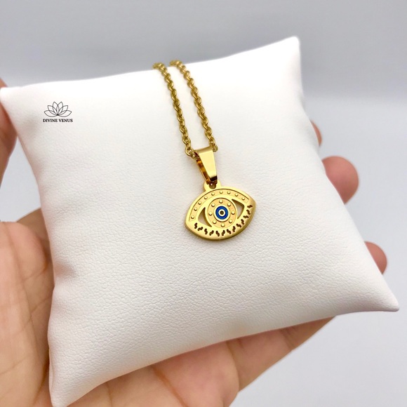 Evil Eye Necklace | Gold Plated Stainless Steel - Picture 3 of 10